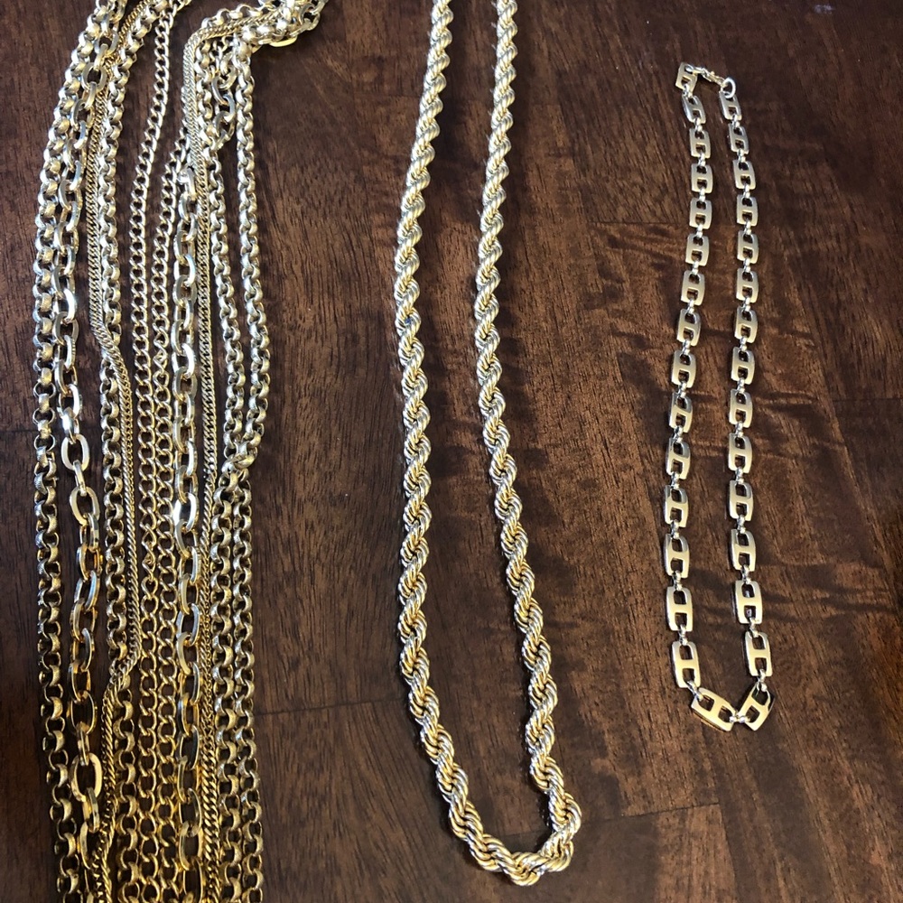 Lot of Six Gold Tone Vintage Costume Jewelry Necklaces - Picture 2 of 12